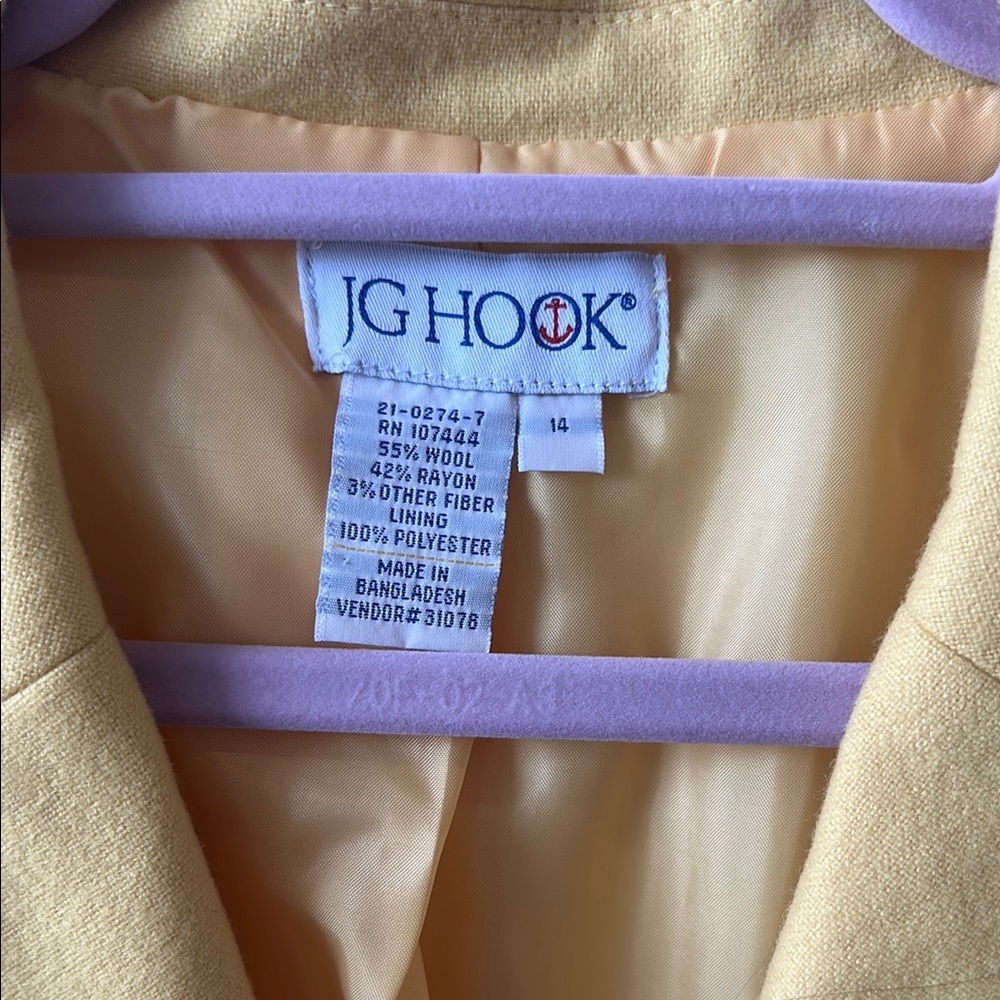 Vibrant Yellow Tailored Blazer with Notched Lapel - Picture 2 of 3